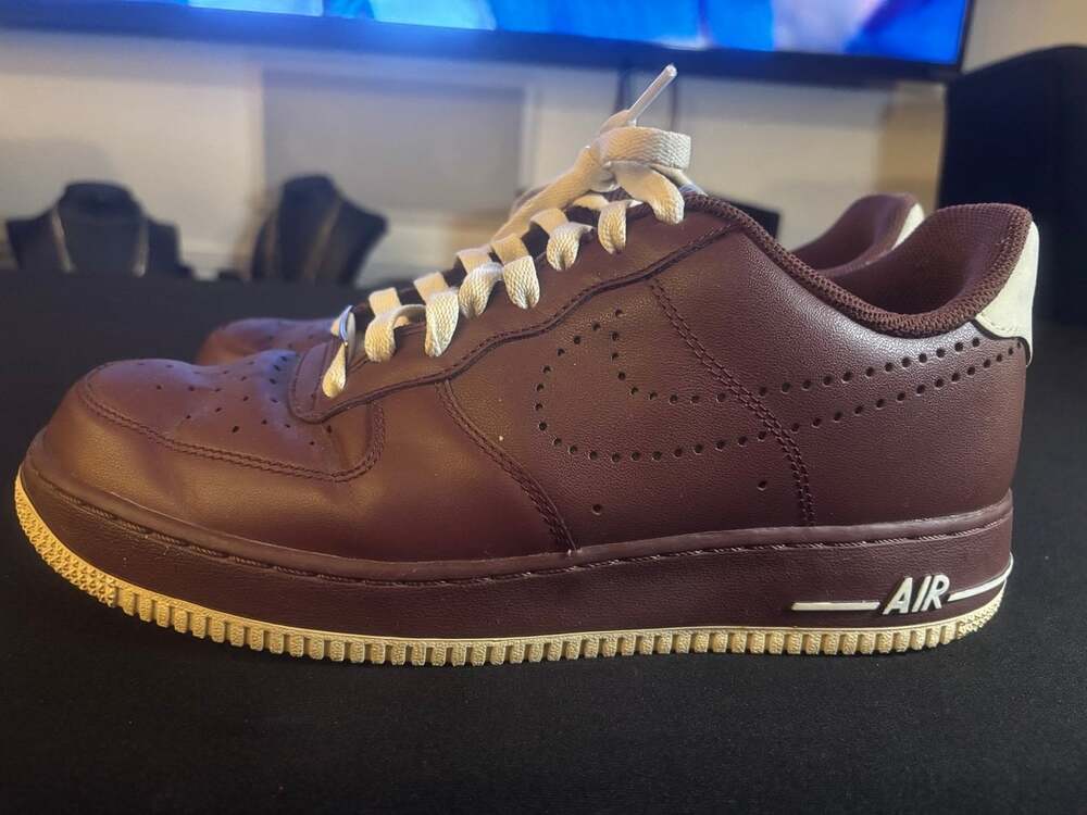 Nike - Picture 2 of 5